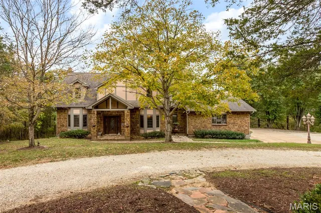 $945,900 | 1075 Eureka Road, Eureka, MO 63025