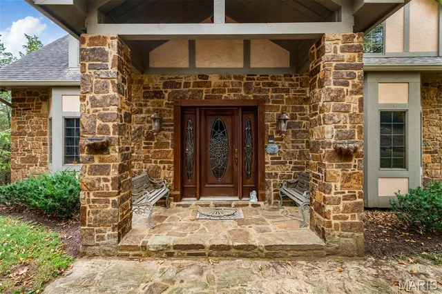 $945,900 | 1075 Eureka Road, Eureka, MO 63025