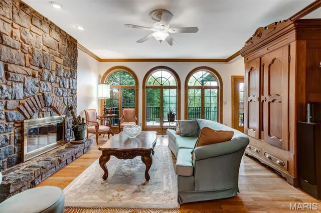 $945,900 | 1075 Eureka Road, Eureka, MO 63025