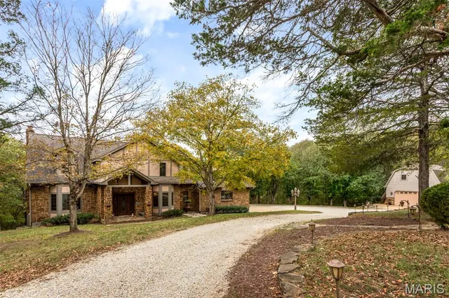 $945,900 | 1075 Eureka Road, Eureka, MO 63025