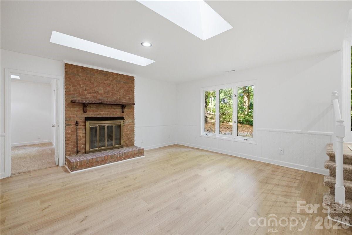 1107 Spring Fall Court Charlotte, NC 28213 - Photo 11 of 48 Gallery Image 11