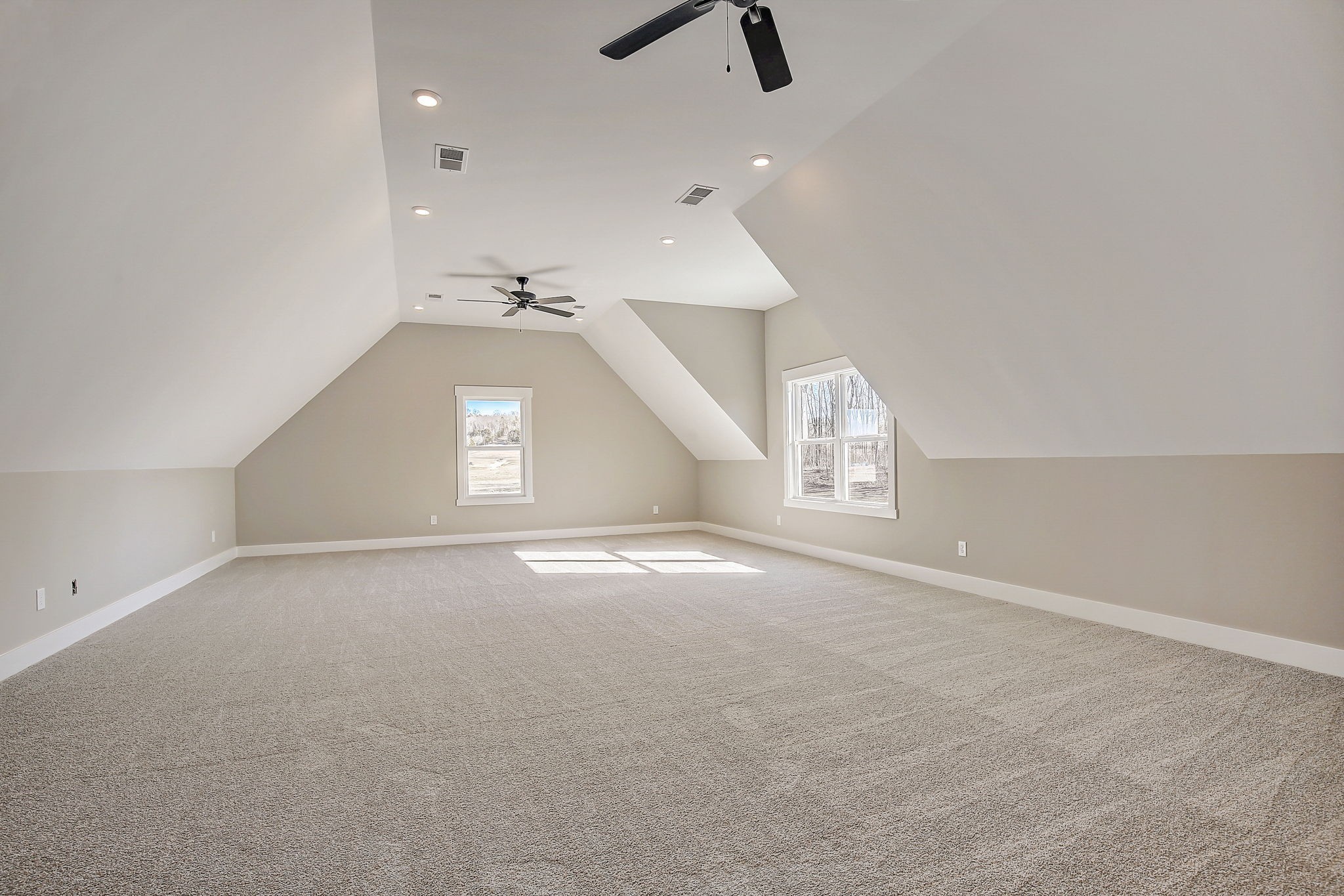 7311 North Milton Road Milton, TN 37118 - Photo 42 of 54 an empty room with fan and windows