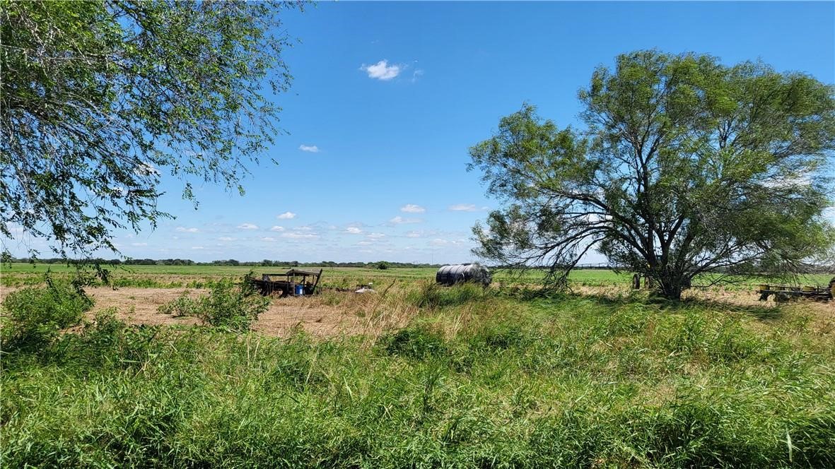 0 Us-281 Falfurrias, TX 78355 - Photo 5 of 10 a view of a lake with houses in the back