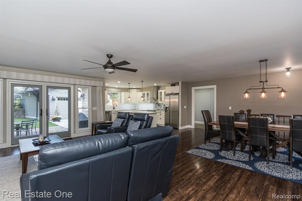 321 Charles Road Rochester, MI 48307 - Photo 3 of 24