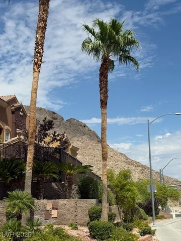 $1,500 | 3975 North Hualapai Way, Unit 171, Las Vegas, NV 89129