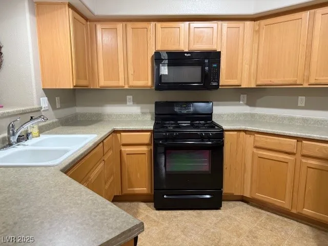 $1,500 | 3975 North Hualapai Way, Unit 171, Las Vegas, NV 89129