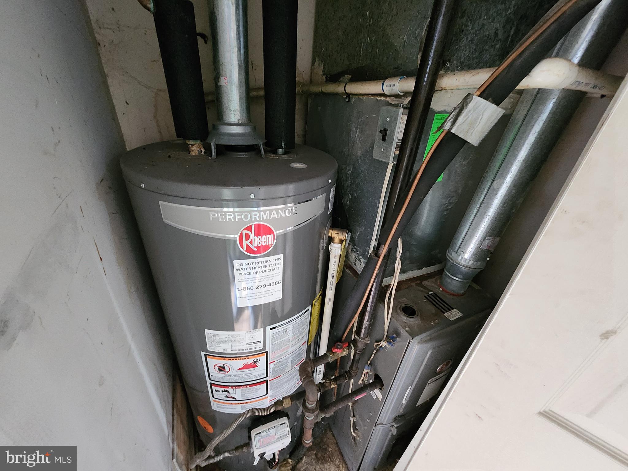 819 Aisquith Street Baltimore, MD 21202 - Photo 5 of 24 a view of water heater room