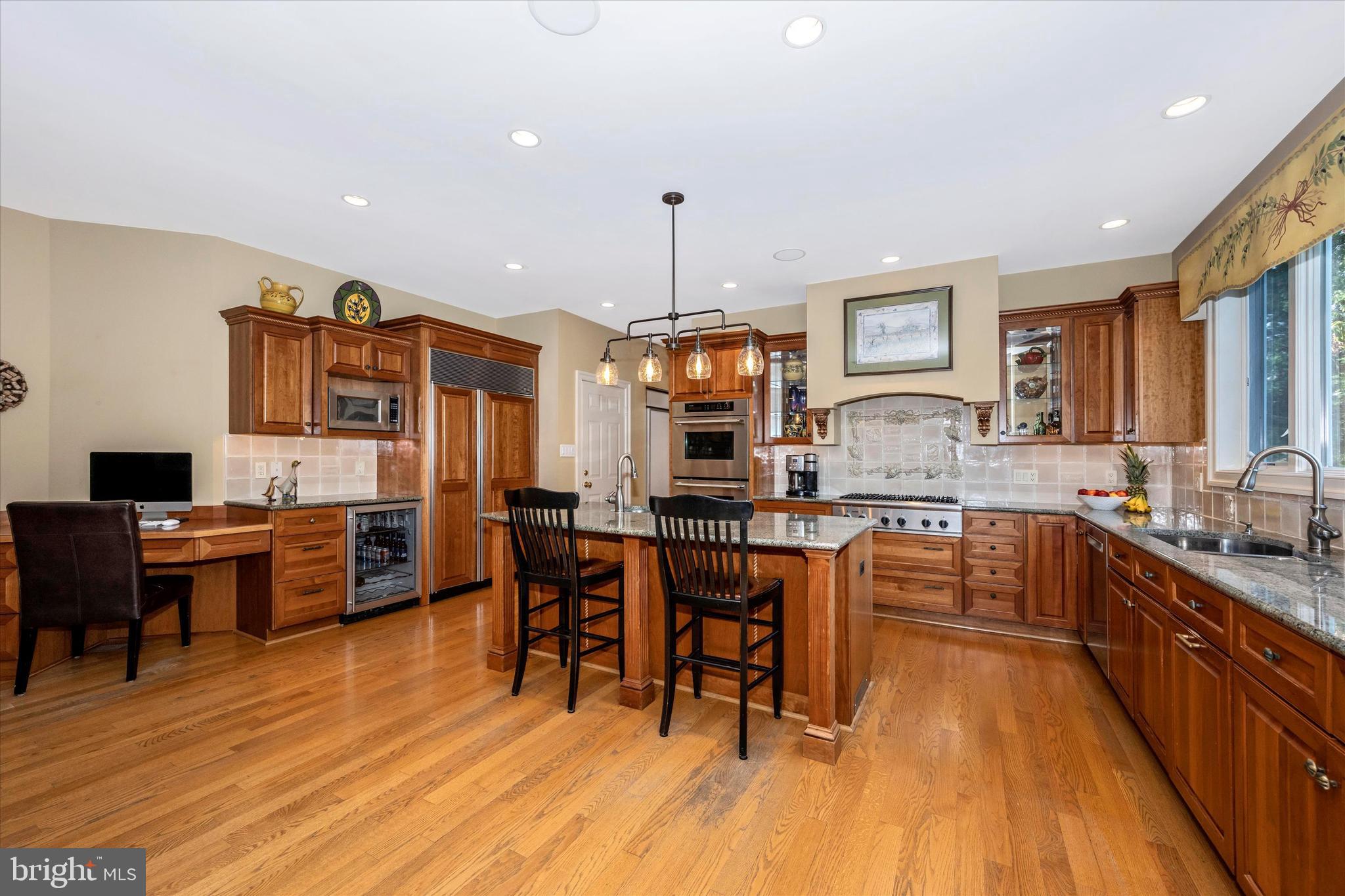 12215 Etchison Road Ellicott City, MD 21042 - Photo 12 of 46 Charming chefs kitchen, 6 burner Thermidor cooktop
