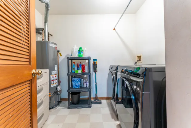 $255,000 | 946 Biltmore Court, Romeoville, IL 60446