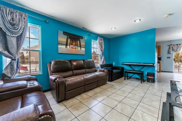 $255,000 | 946 Biltmore Court, Romeoville, IL 60446