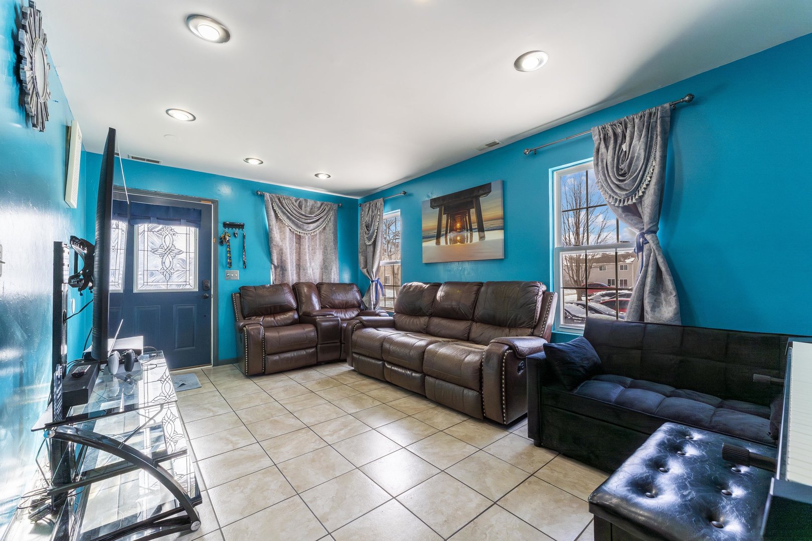 946 Biltmore Court Romeoville, IL 60446 - Photo 4 of 25