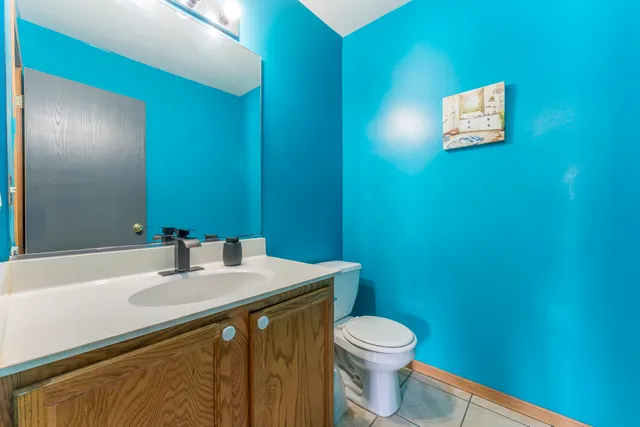 $255,000 | 946 Biltmore Court, Romeoville, IL 60446