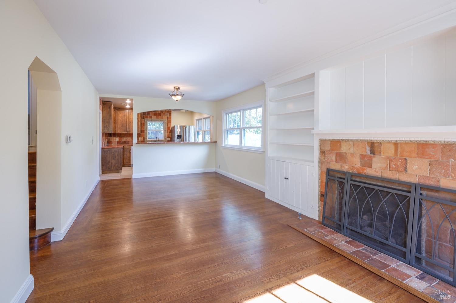 2020-2022 Fifth Avenue San Rafael, CA 94901 - Photo 2 of 22 2020 Living Room