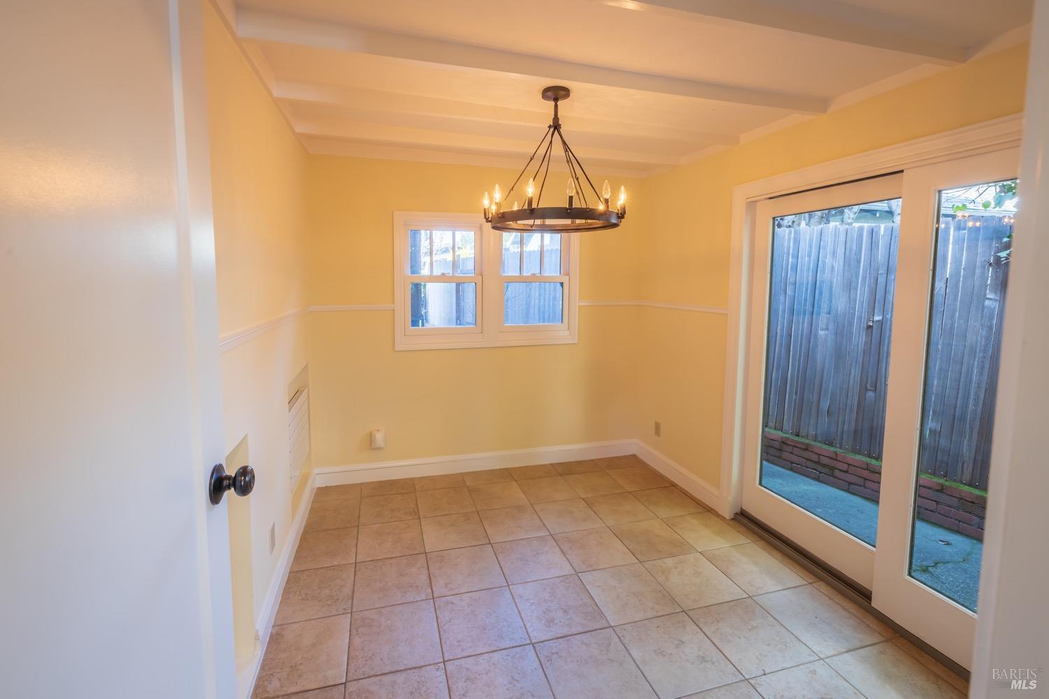 2020-2022 Fifth Avenue San Rafael, CA 94901 - Photo 5 of 22 2020 Dining Area