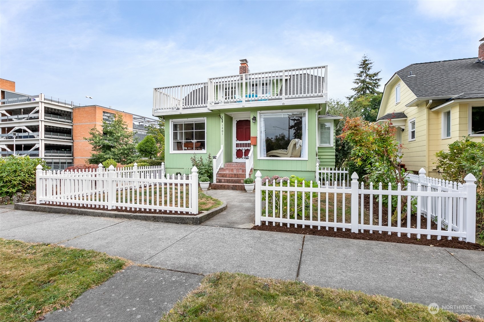 1401 Rockefeller Avenue Everett, WA 98201 - Photo 1 of 26