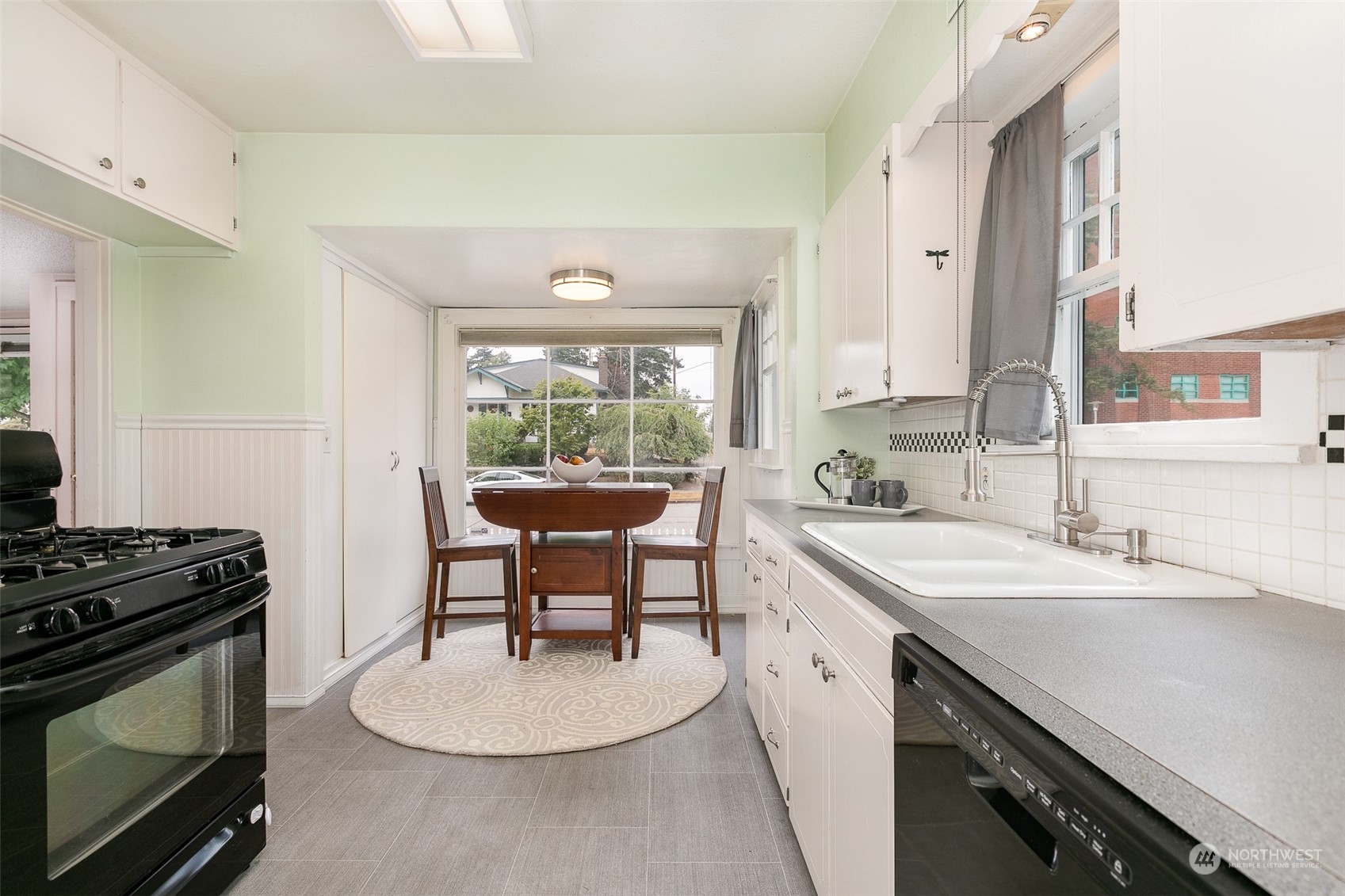 1401 Rockefeller Avenue Everett, WA 98201 - Photo 10 of 26