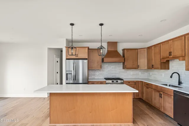 $739,900 | 25 Teakwood Drive, Clifton Park, NY 12065