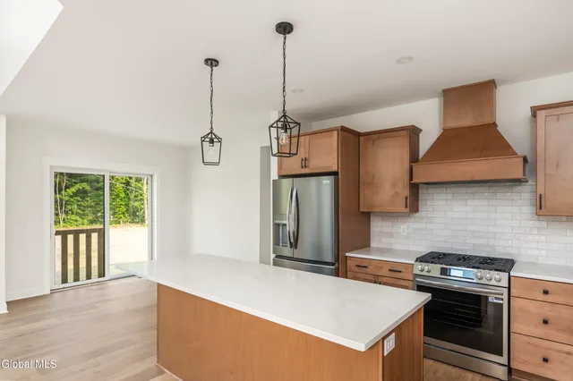 $739,900 | 25 Teakwood Drive, Clifton Park, NY 12065