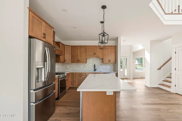 $739,900 | 25 Teakwood Drive, Clifton Park, NY 12065