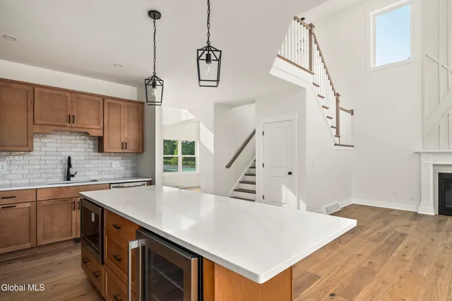 $739,900 | 25 Teakwood Drive, Clifton Park, NY 12065