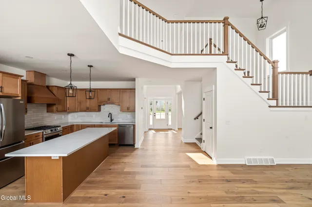 $739,900 | 25 Teakwood Drive, Clifton Park, NY 12065