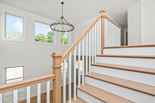 $739,900 | 25 Teakwood Drive, Clifton Park, NY 12065