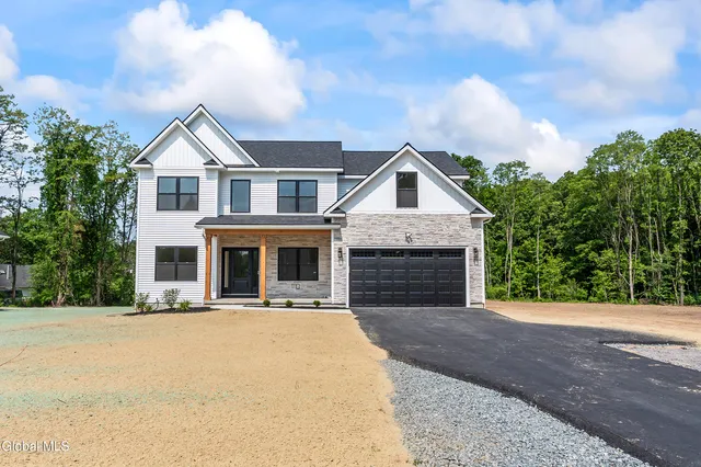 $739,900 | 25 Teakwood Drive, Clifton Park, NY 12065