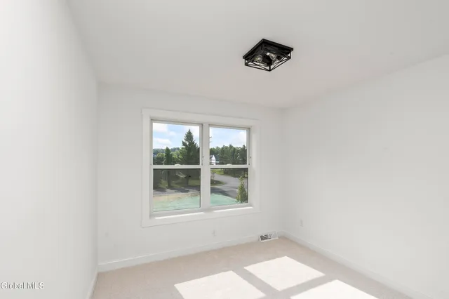 $739,900 | 25 Teakwood Drive, Clifton Park, NY 12065