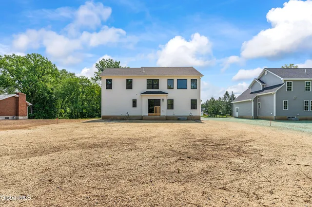 $739,900 | 25 Teakwood Drive, Clifton Park, NY 12065