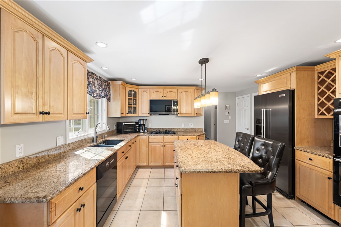 26 Greenbrier Road Smithfield, RI 02828 - Photo 15 of 49 Gallery Image 15