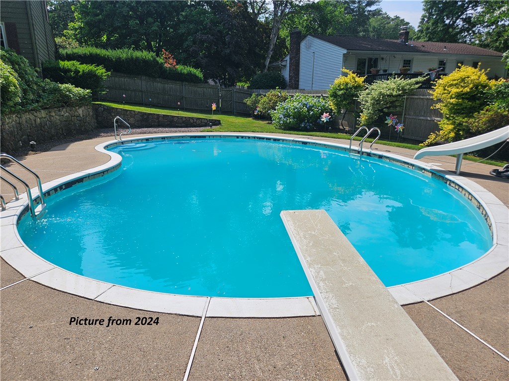 26 Greenbrier Road Smithfield, RI 02828 - Photo 5 of 49 Gallery Image 5