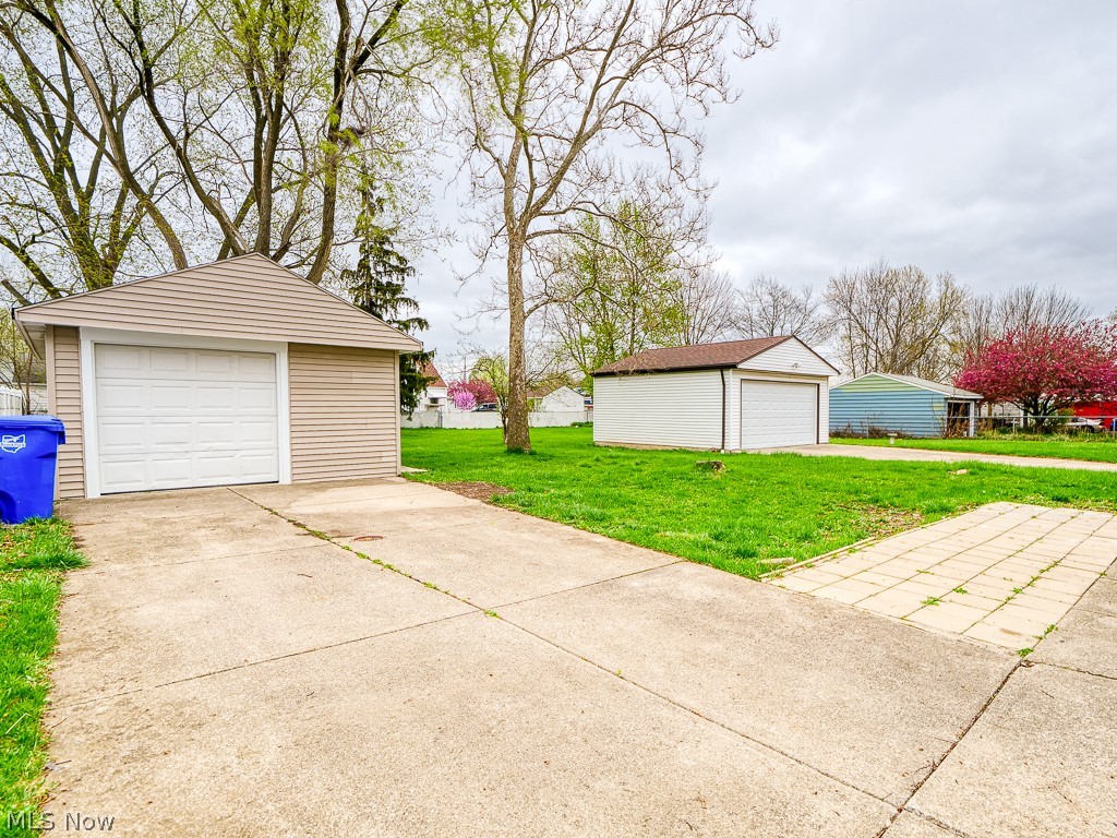 6025 Smith Road Brook Park, OH 44142 - Photo 32 of 35