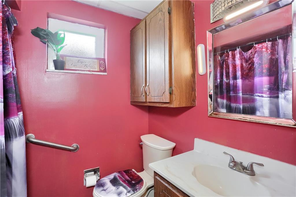 206 Walnut Street Carnegie, PA 15106 - Photo 18 of 28 First Floor Bath