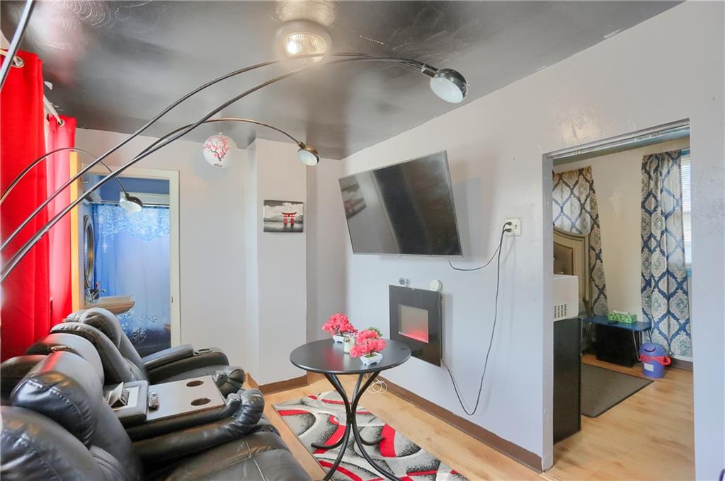 206 Walnut Street Carnegie, PA 15106 - Photo 22 of 28 Second Floor Den