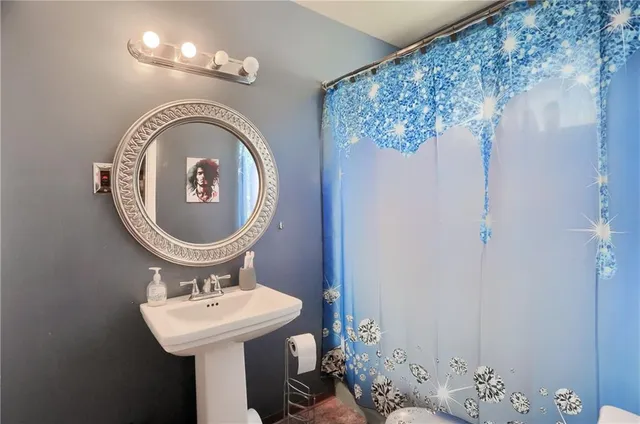 $160,000 | 206 Walnut Street, Carnegie, PA 15106