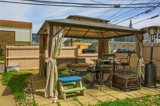 $160,000 | 206 Walnut Street, Carnegie, PA 15106