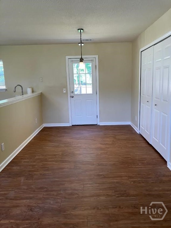 685 Rushing Street Richmond Hill, GA 31324 - Photo 6 of 34 Dining area
