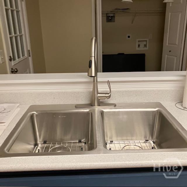 685 Rushing Street Richmond Hill, GA 31324 - Photo 8 of 34 Fancy sink!