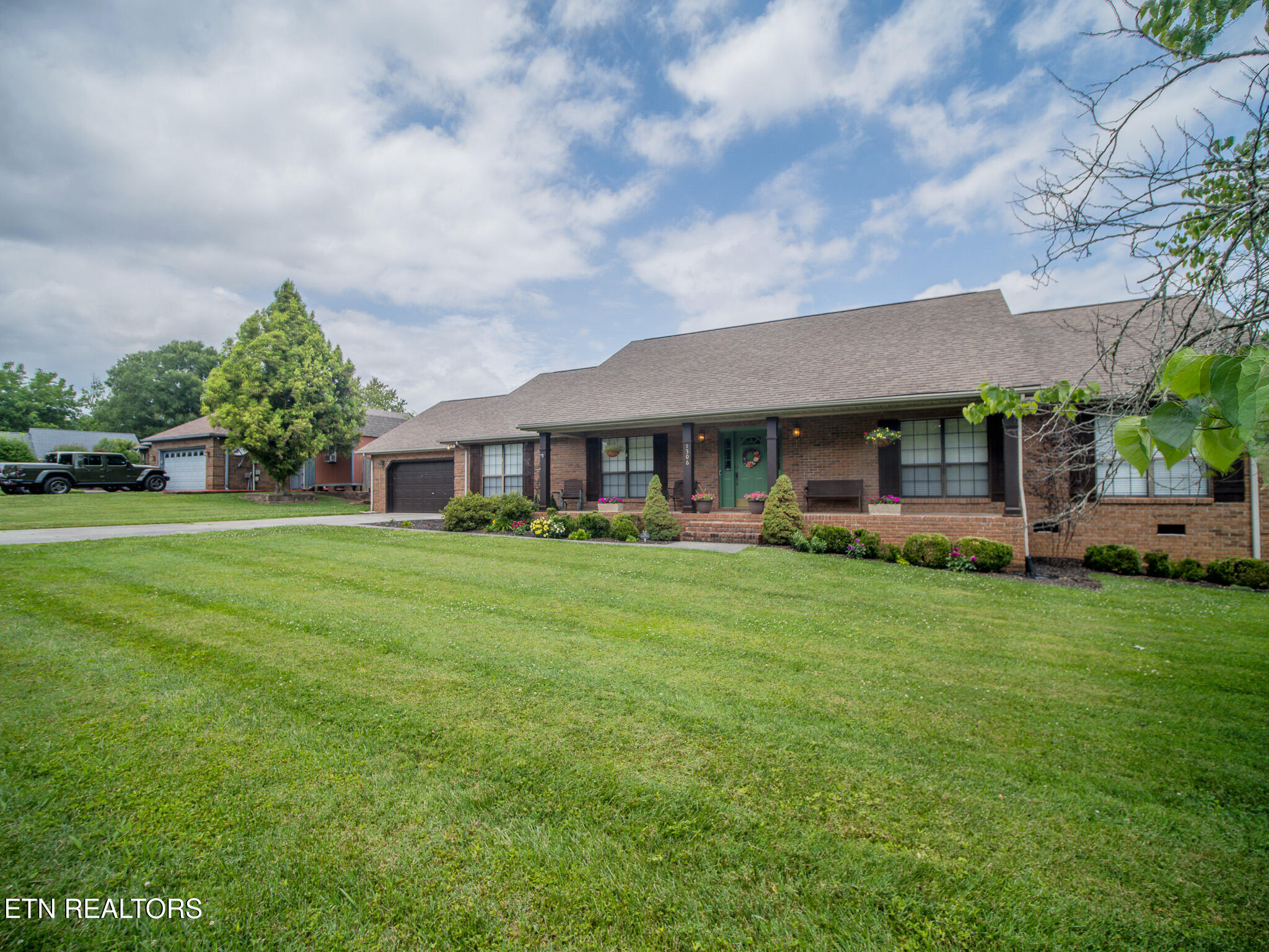 1306 Raulston Road Maryville, TN 37803 - Photo 2 of 50 Front Side
