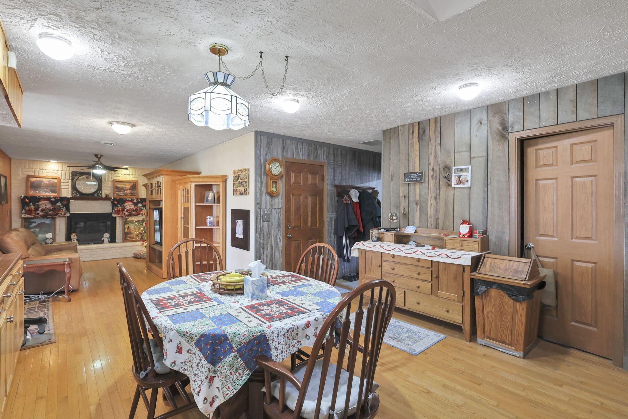 5530 Pitchin Road South Springfield, OH 45502 - Photo 9 of 40 15-web-or-mls-G02A3962