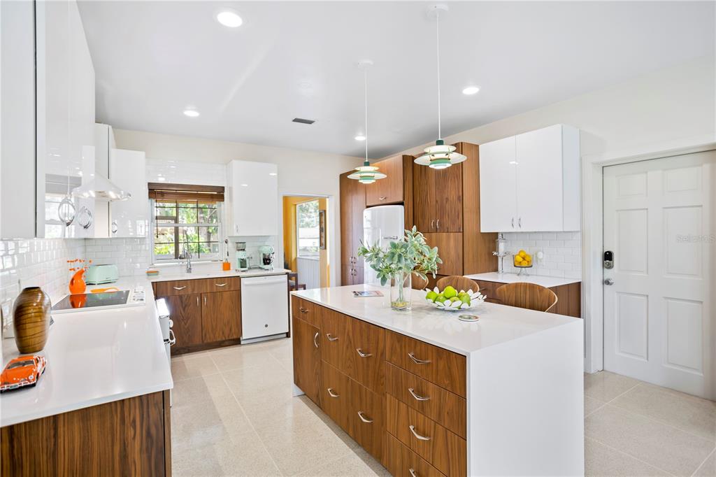 2217 Brevard Road Northeast St. Petersburg, FL 33704 - Photo 14 of 66