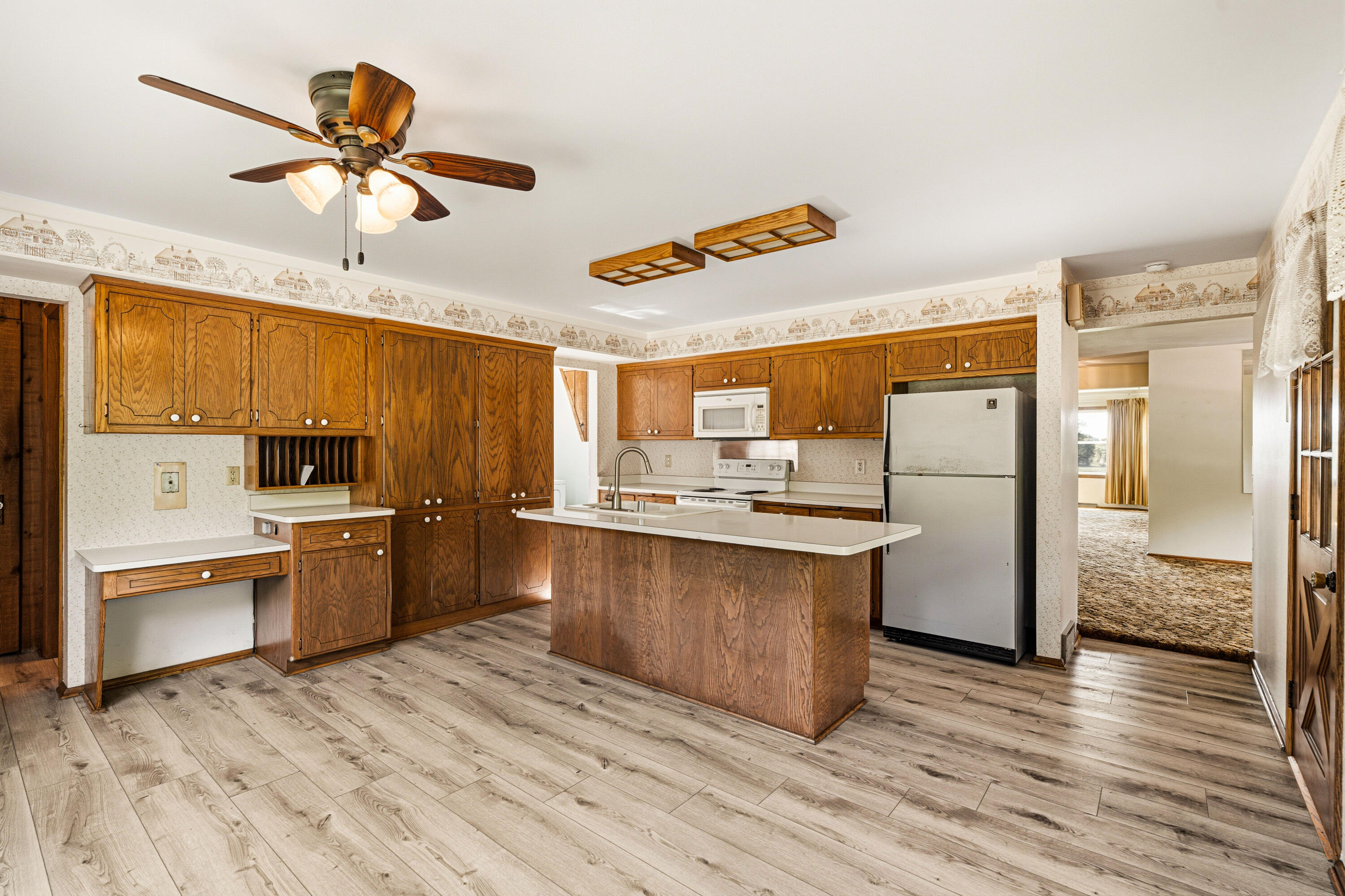 19272 West Coffee Road New Berlin, WI 53146 - Photo 8 of 49 Kitchen
