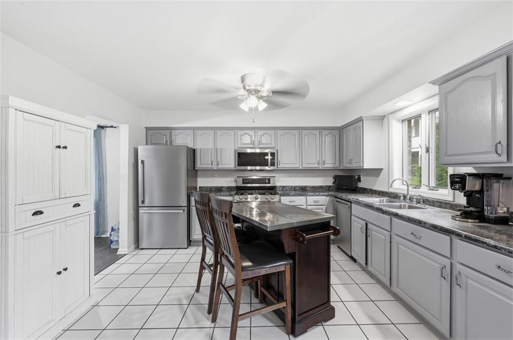 315 Lesnett Road Pittsburgh, PA 15241 - Photo 11 of 48