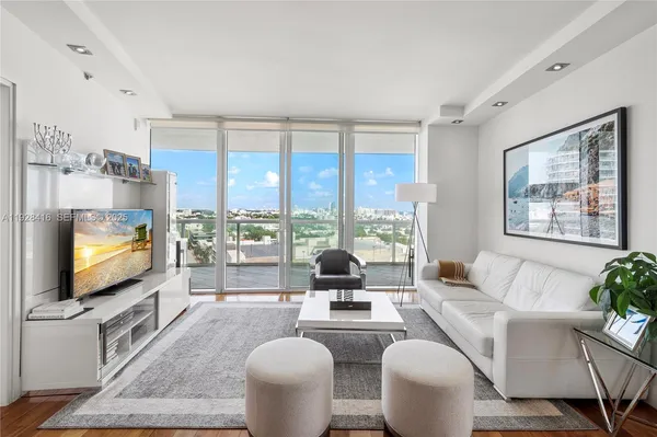 $10,500 | 450 Alton Road, Unit 1610, Miami Beach, FL 33139
