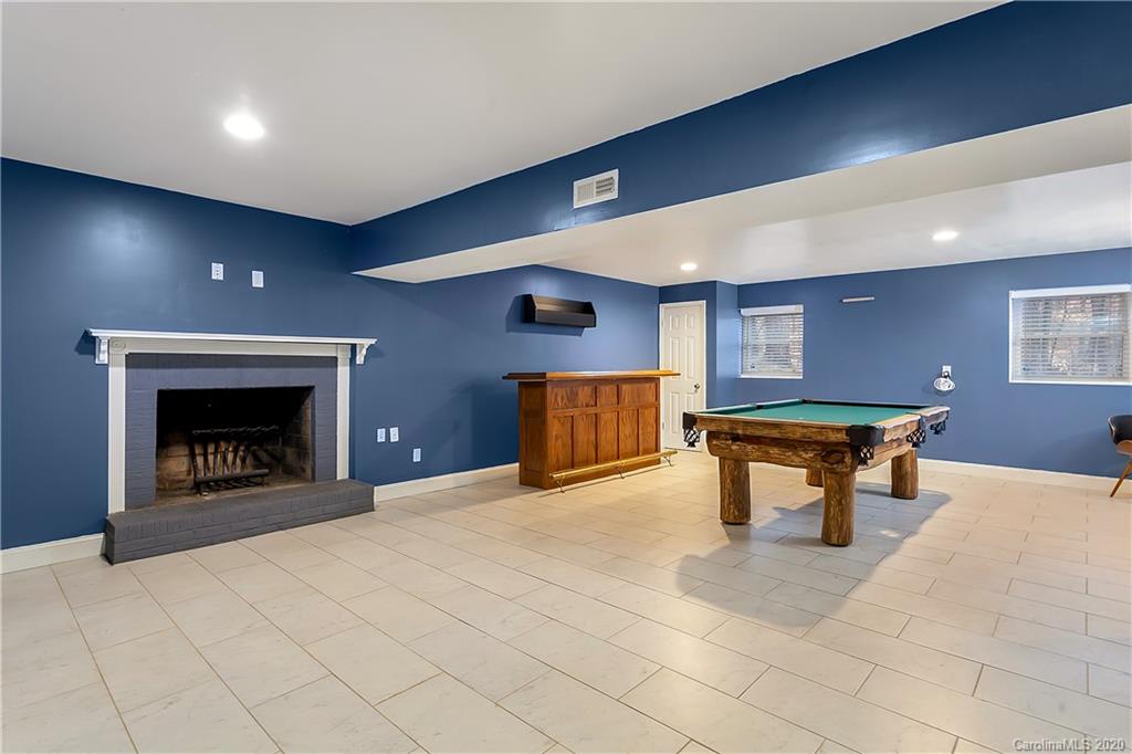8121 Larkhaven Road Charlotte, NC 28216 - Photo 23 of 30 Gallery Image 23