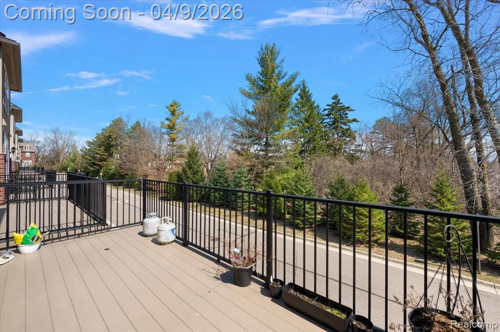 2877 Hartwick Drive Rochester, MI 48307 - Photo 25 of 44