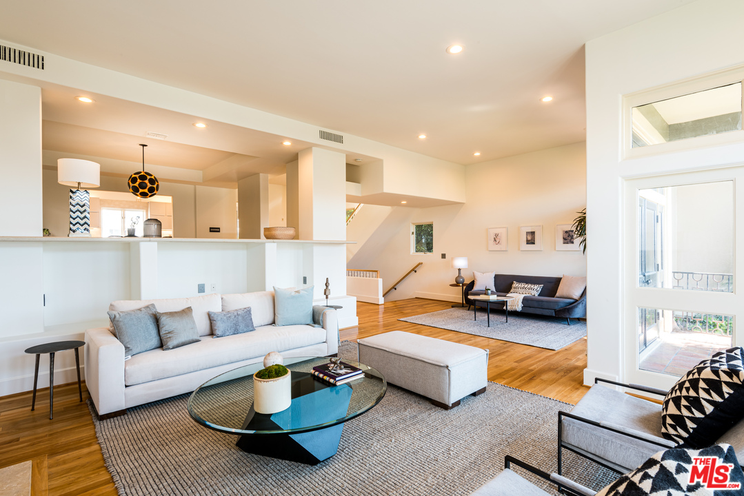 3807 Vía Dolce Marina del Rey, CA 90292 - Photo 14 of 37