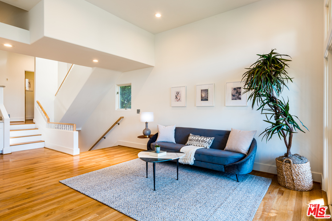 3807 Vía Dolce Marina del Rey, CA 90292 - Photo 15 of 37