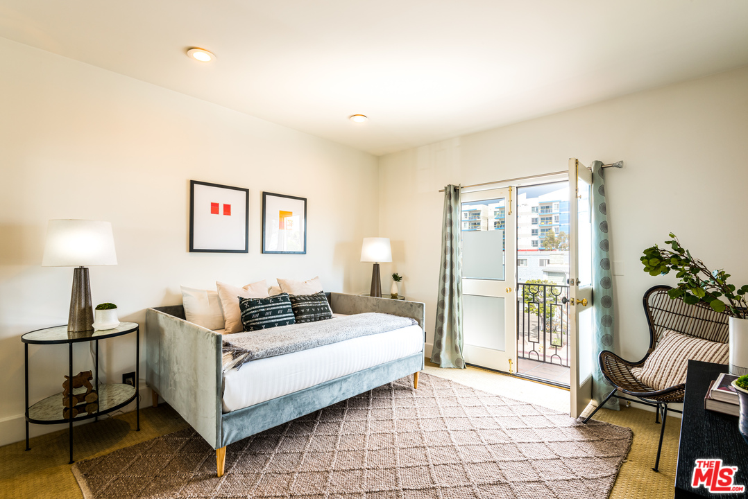 3807 Vía Dolce Marina del Rey, CA 90292 - Photo 24 of 37