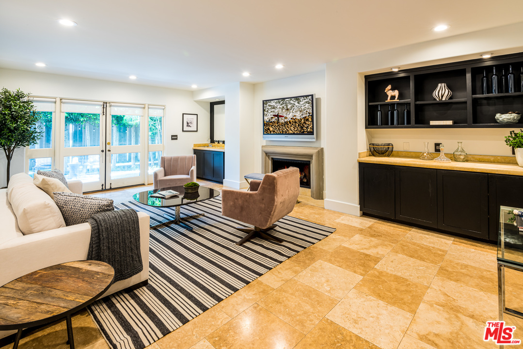 3807 Vía Dolce Marina del Rey, CA 90292 - Photo 5 of 37